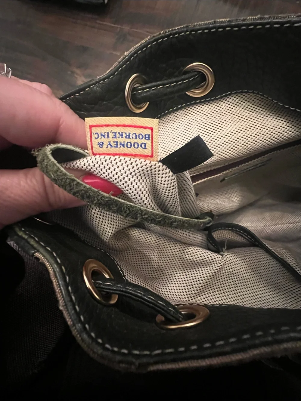 Dooney & Bourke classic vintage